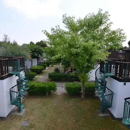 Pet-friendly Bungalow With Air Conditioning Near The Adriatic Sea Casa de Férias