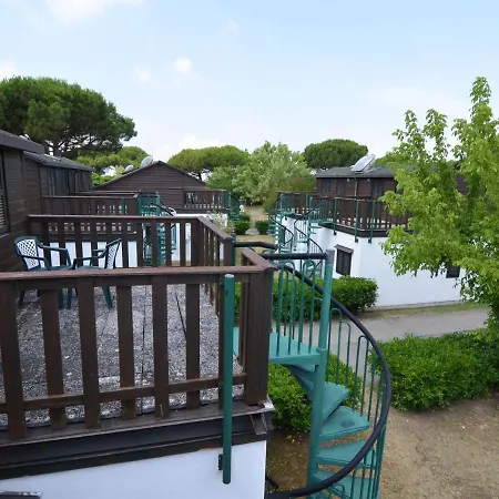 Pet-friendly Bungalow With Air Conditioning Near The Adriatic Sea Casa de Férias