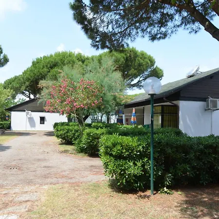 Casa de Férias Pet-friendly Bungalow With Air Conditioning Near The Adriatic Sea Casal Borsetti