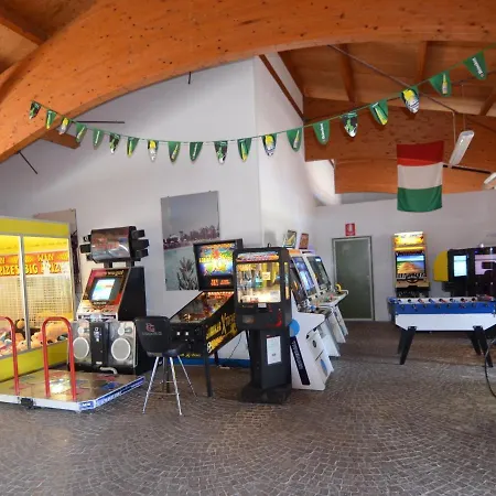 Pet-friendly Bungalow With Air Conditioning Near The Adriatic Sea Casa de Férias