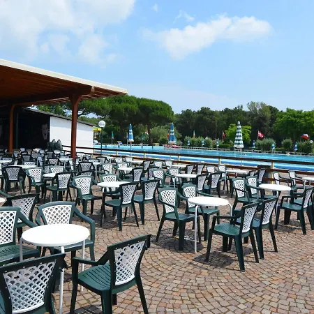 Pet-friendly Bungalow With Air Conditioning Near The Adriatic Sea Casal Borsetti